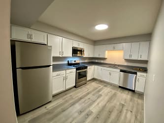 Andrew Apartments - Omaha, NE