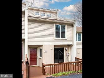 704 Westtown Cir unit 704 - West Chester, PA