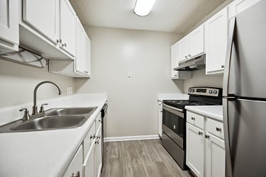 Laurens Way Apartments - Knightdale, NC