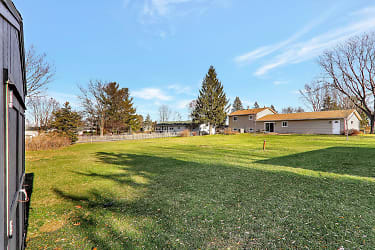 3789 Skyhigh Rd - Cottage Grove, WI