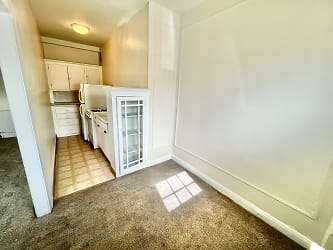 2450 Derbyshire Rd unit 426 - Cleveland Heights, OH