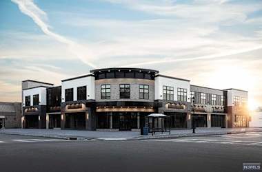 1 Union Ave #204 - Cresskill, NJ