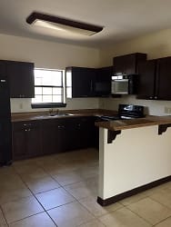 318 W Bustamante St unit 2 - undefined, undefined