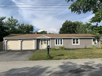 4 Laperle Ave - Exeter, NH