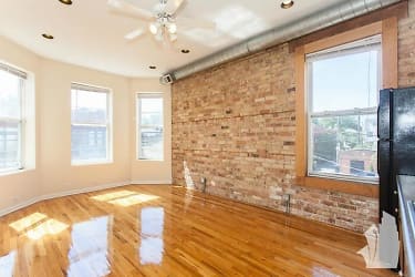 2450 N Southport Ave unit 104F - Chicago, IL