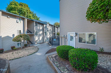 Quail Ridge Apartments - Portland, OR