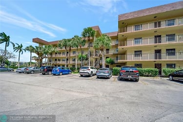3121 NW 47th Terrace #303 - Lauderdale Lakes, FL