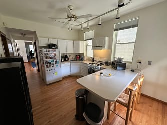 3318 N Kenmore Ave unit 0 - Chicago, IL