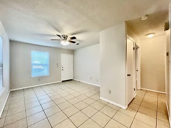 107 First St Apartments - San Marcos, TX