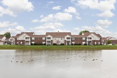 Hartshire Lakes Apartments - Bargersville, IN