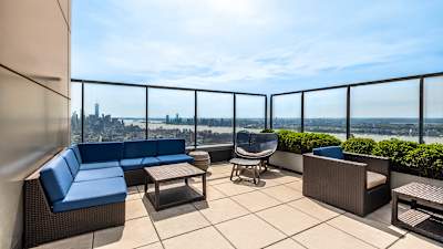 beatrice-apartments-resident-rooftop-deck.jpg