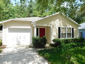 3445 NW 25th Terrace - Gainesville, FL