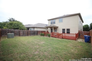 11227 Clusius Field Apartments - Helotes, TX