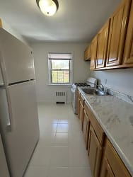 29 Beaumont Cir - Yonkers, NY
