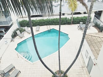 1401 Bay Rd #412 - Miami Beach, FL