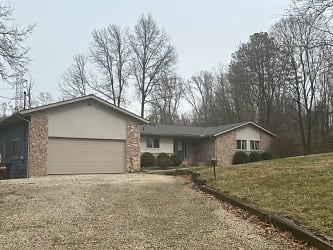 439 Meadowview Dr - Northfield, OH