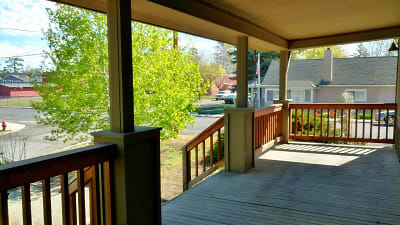 294 NW Jefferson Pl - Bend, OR