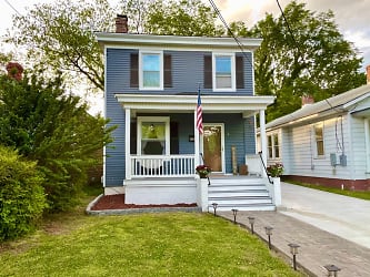 206 Lafayette Ave - Colonial Heights, VA