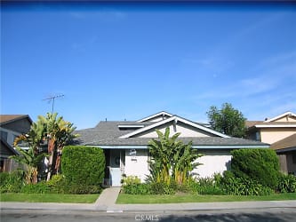 17082 Grove Cir #D - Huntington Beach, CA