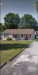 1782 Halbert Dr - Youngstown, OH