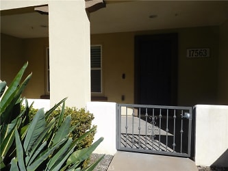17563 Waterfall Ct - Fountain Valley, CA