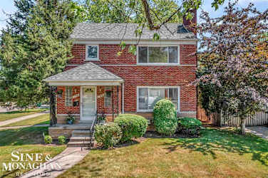 798 Harcourt Rd - Grosse Pointe Park, MI