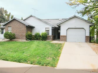 904 Camelot Ct - Fort Collins, CO