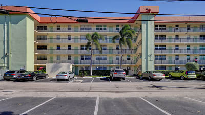 5321 NE 24th Terrace unit 205A - Fort Lauderdale, FL