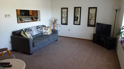 Colorado Park Apartments - Muscatine, IA