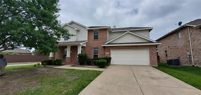 227 Pinewood Trail - Forney, TX