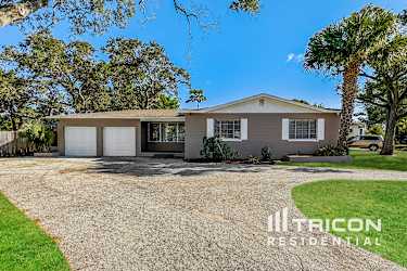 4237 31st Avenue North - Saint Petersburg, FL