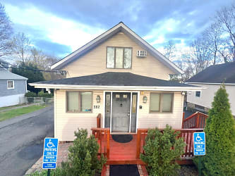 282 N Middletown Rd - Pearl River, NY
