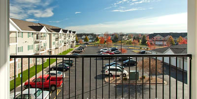 Eagle Pointe (2550 Voyageur) Apartments - Hastings, MN