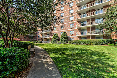 Sterling Glenwood Apartments - Raleigh, NC