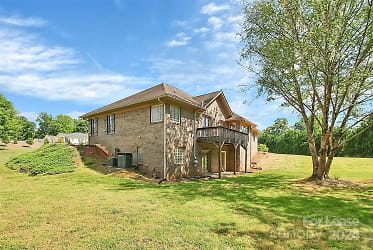 360 Forest Way Dr - Fort Mill, SC