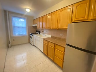 41-45 47th St unit 2 - Queens, NY
