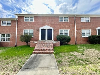 1939 King George Dr - Fayetteville, NC