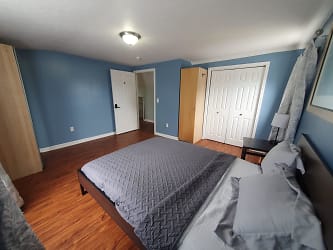 Room For Rent - Cleveland, OH