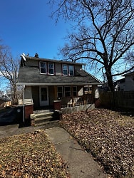 633 Whitney Ave - Akron, OH