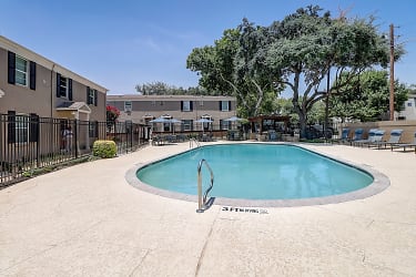 The Monroe Apartments - Dallas, TX