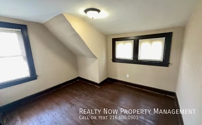 11100 Lincoln Ave - undefined, undefined