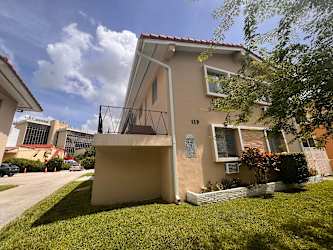 Antiquera Ave 119-127 Apartments - Coral Gables, FL