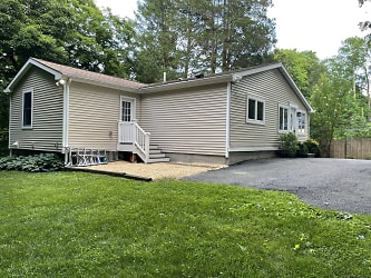 33 Whitney Ave - Trumbull, CT