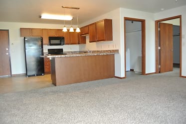 2208 33rd St NW unit 106 - Minot, ND