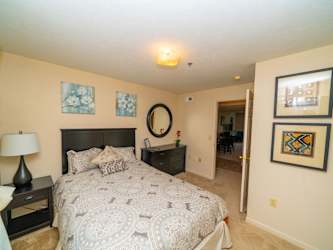 West Hampton Park Apartments - Elkhorn, NE