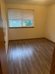 Country Squire Apartments - Kent, WA