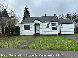 922 5th St - Springfield, OR
