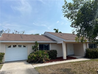 937 SW 52nd St - Cape Coral, FL