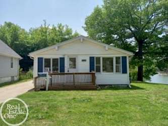 1750 Whipple St - Port Huron, MI