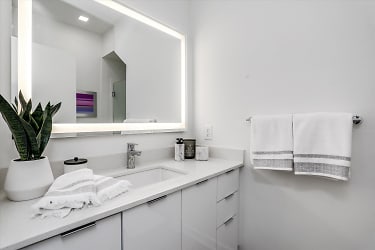 Innova Apartments - Novi, MI